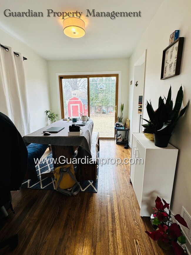 Building Photo - St Louis Park Single Family Home, Dishwasher, Garage, Patio