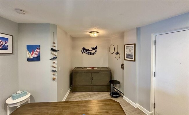 Building Photo - 3 Capella S