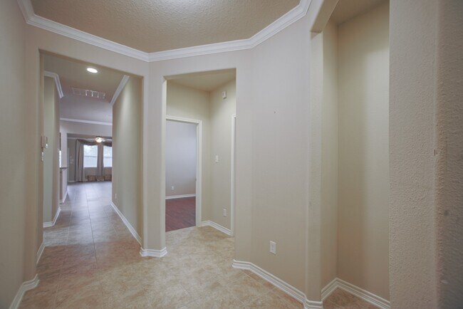 Building Photo - 34 Tidwillow Pl