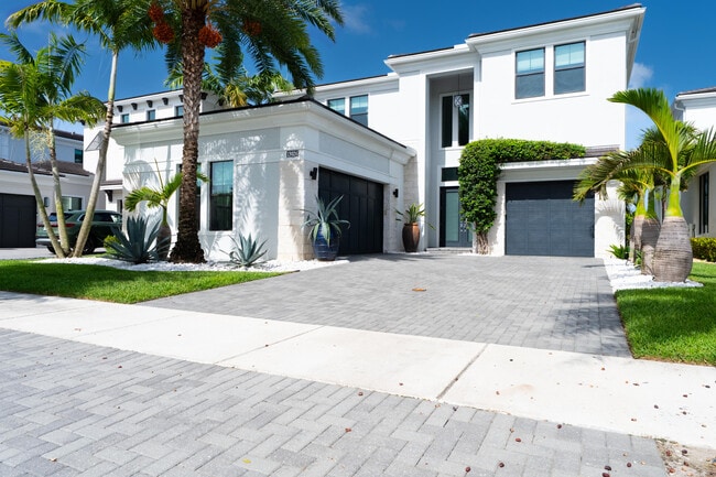 Building Photo - 13026 Artisan Cir