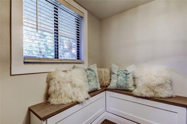 Building Photo - 2673 Sabal Springs Cir