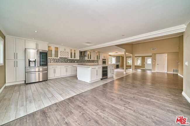 Building Photo - 2660 Conata St