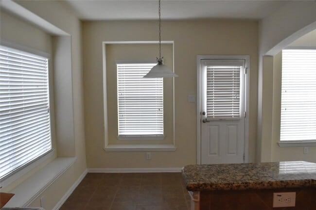 Building Photo - 24623 Forest Canopy Dr
