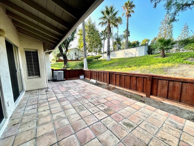 Building Photo - Single Story w/ 2-car in San Clemente