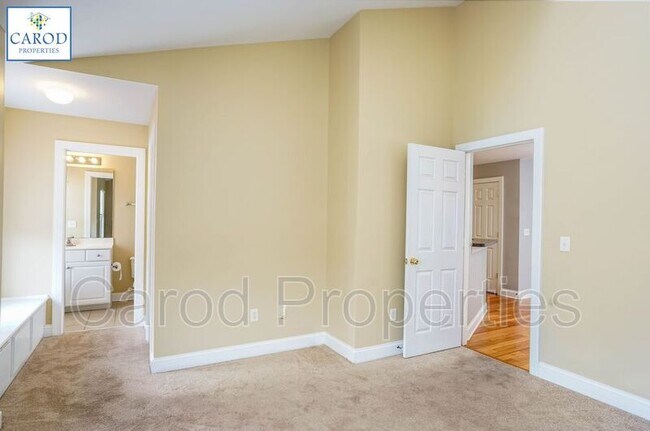 Building Photo - 6351 Park Creek Dr