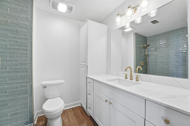 Building Photo - 3211 Park Garden Dr