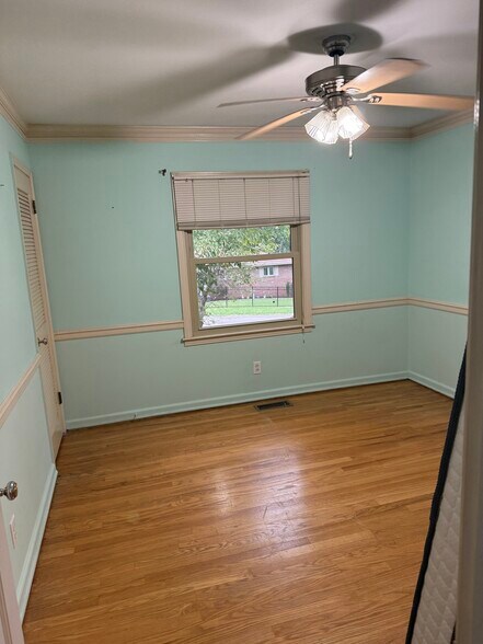 Building Photo - 212 White Oak St