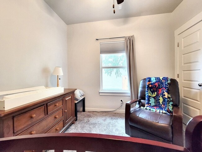 Building Photo - Comfortable One-Level 3BD/2BA with Natural...