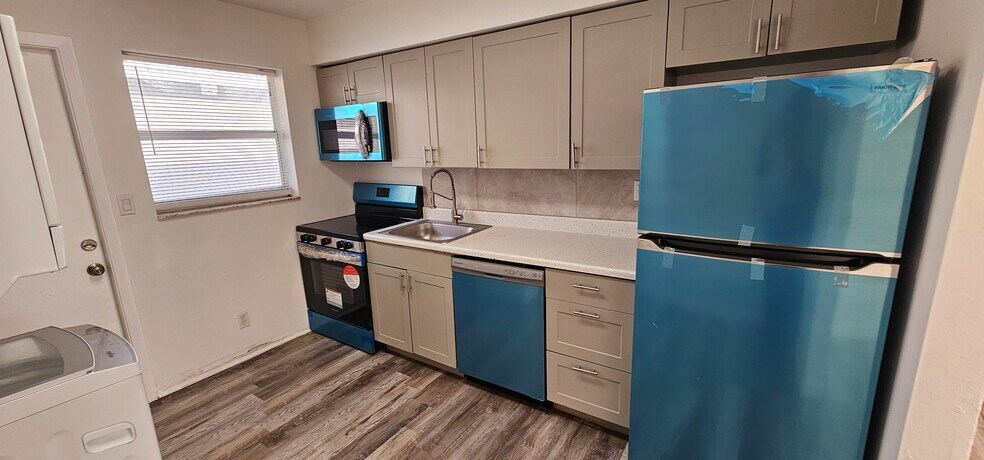 Primary Photo - 1051 NW 27th Ave