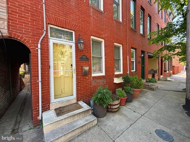Building Photo - 1153 Riverside Ave