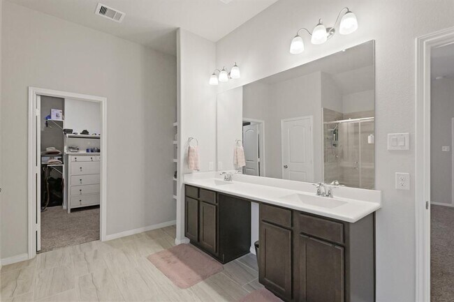 Building Photo - 18018 Svensson Slade Ln