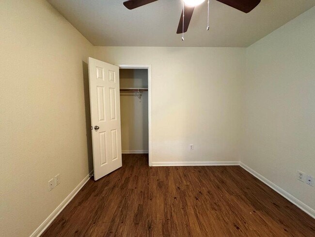 Building Photo - 7309 Ritchie Dr