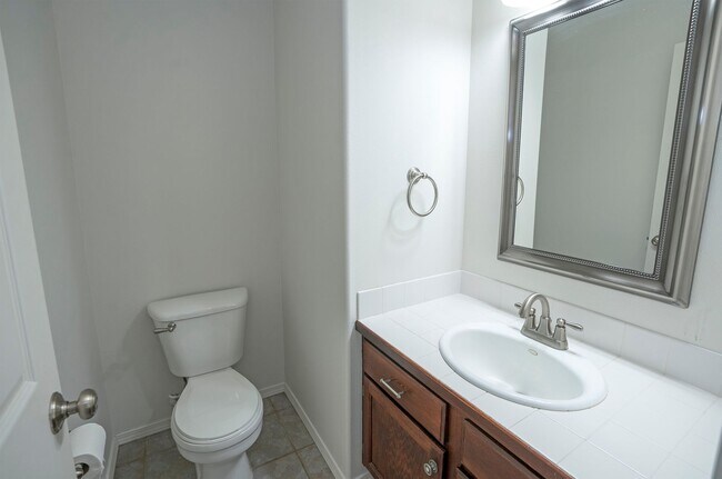 Building Photo - Very Nice 3 Bedroom Home - Cul de sac!