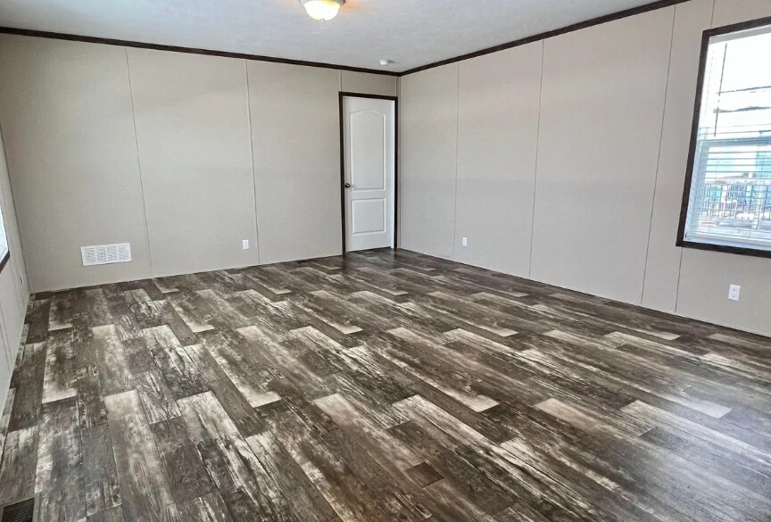 Building Photo - 6599 N Hampshire Dr