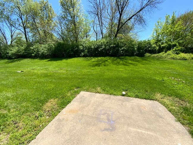 Building Photo - 4 Bedroom newly remodeled Duplex