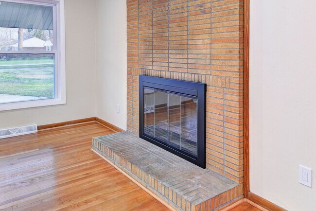 Building Photo - Call Eric Thompson at (757) 685-3172 for more information
