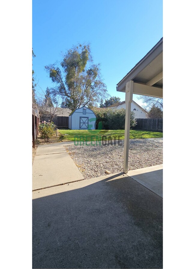 Building Photo - Now Available! Spacious 3 Bedroom, 2 Bathroom Home.