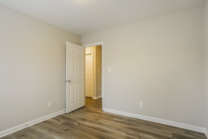 Building Photo - 100 Princess Cres
