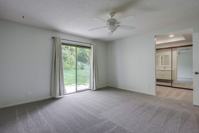 Building Photo - 4 bedroom home in amazing La Costa Community!