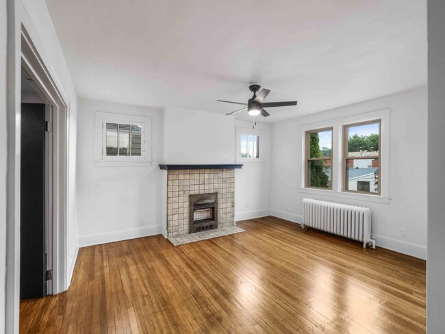 Building Photo - AVAILABLE JULY 1ST!! FULLY RENOVATED 1 BED...