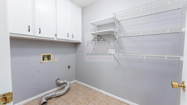 Building Photo - 7039 Stoneybrook Dr