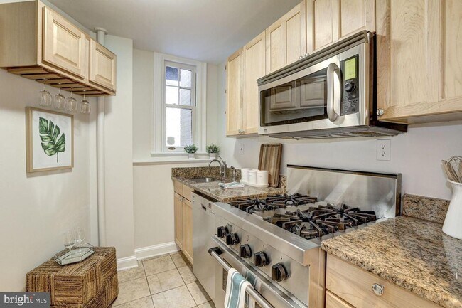 Building Photo - 1618 S St NW