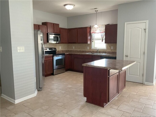 Building Photo - 352 Roanoke Dr