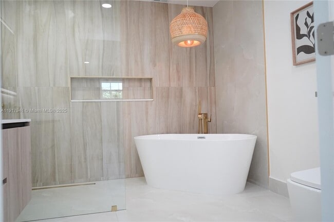 Building Photo - 6236 SW 11th St