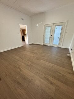 Building Photo - 3 Bedroom 2 Bath with Oversized Yard!