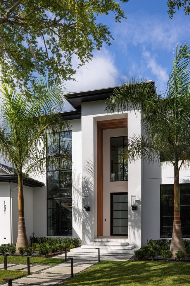 Building Photo - 1221 Richmond Rd