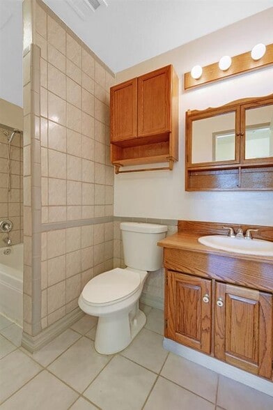 Building Photo - 1285 Boa Vista Dr