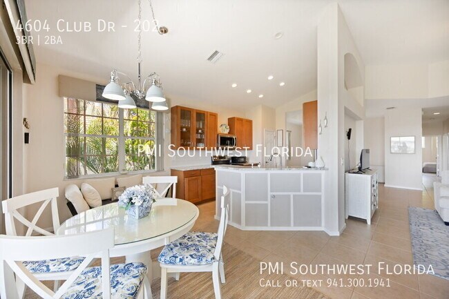 Building Photo - 4604 Club Dr