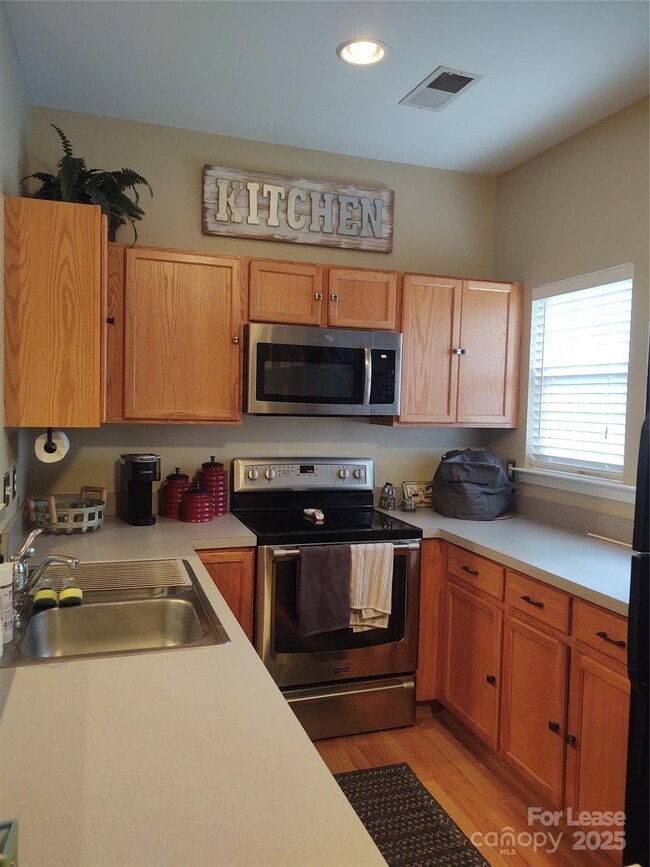 Building Photo - 3043 Uxbridge Woods Ct