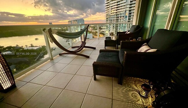 Building Photo - 16500 Collins Ave