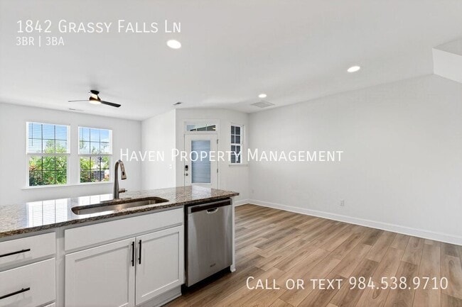 Building Photo - 1842 Grassy Falls Ln