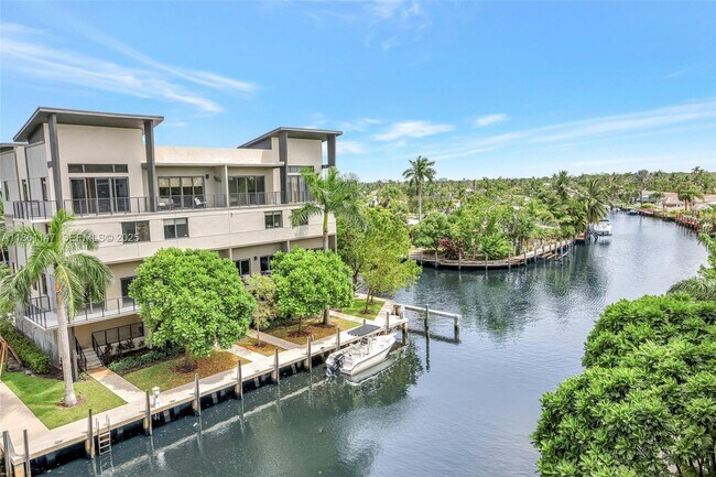 Building Photo - 164 SE 4th Terrace