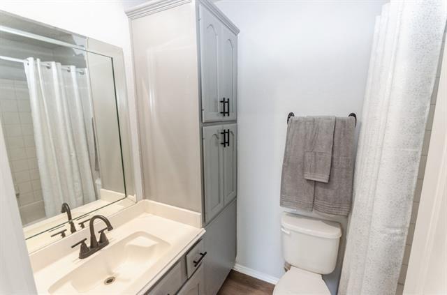 Building Photo - 1402 Belaire Dr