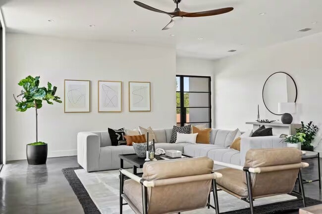 Building Photo - 2109 Barton Hills Dr