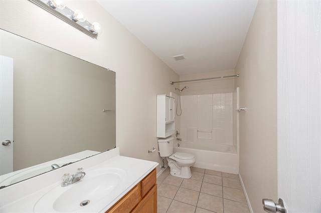 Building Photo - 5828 Pebble Ridge Dr