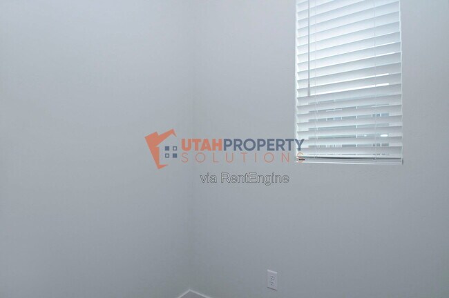 Building Photo - 1008 W 430 S