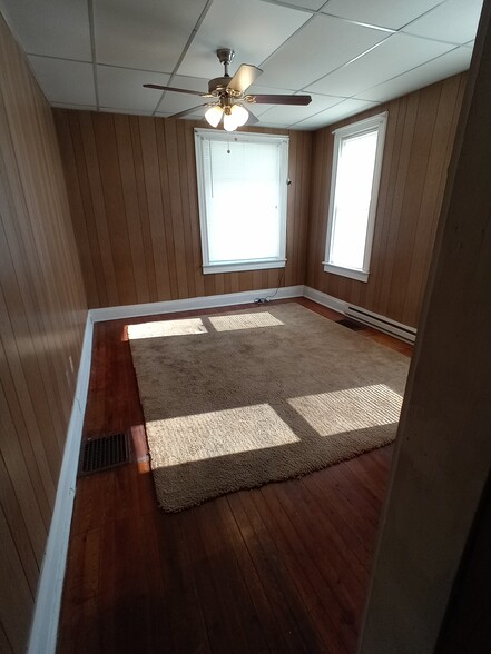 Bedroom - 117 W High St