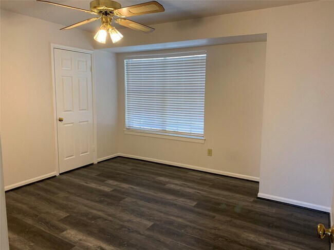 Building Photo - 3422 Creek Manor Dr