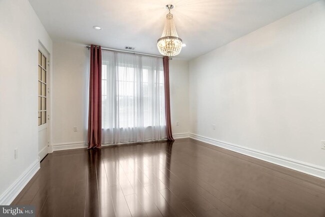 Building Photo - 1065 Northfalls Ct