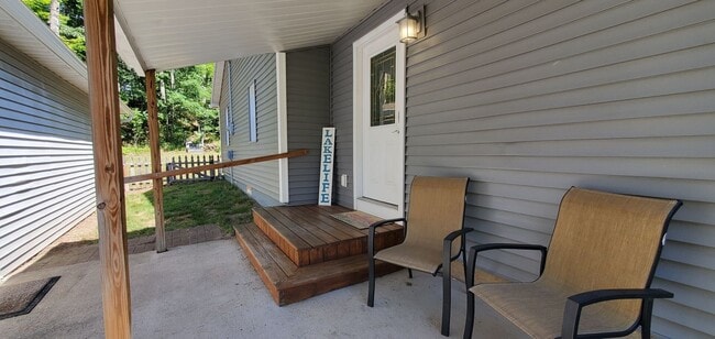 Building Photo - Monthly Furnished Rental, Dog-Friendly, Utilities Included