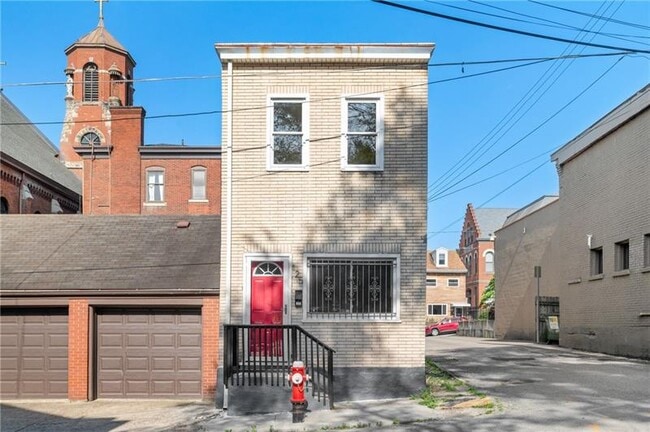 Building Photo - 125 S 14th St