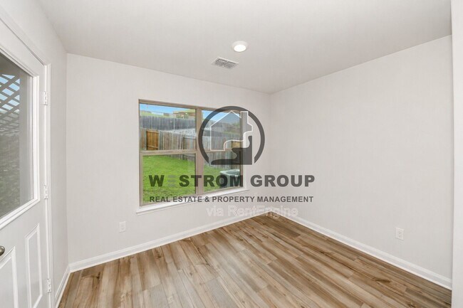 Building Photo - 104 Bovine Dr