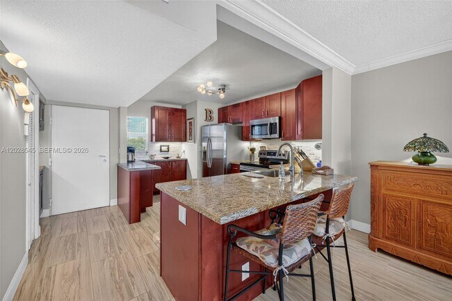 Building Photo - 121 Golden Isles Dr