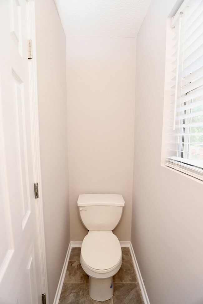 Building Photo - 1910 Lybrand St