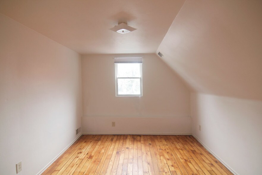 Building Photo - 507 Pitt St