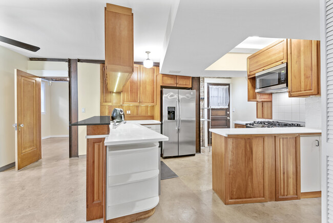 Building Photo - 2749 N Hampden Ct